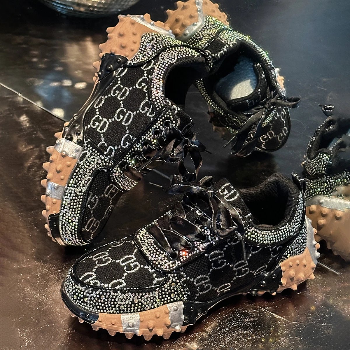 Women Rhinestone Fashionable Luxury Sports Shoes Outdoor Platform Sneakers Anti Slip Running Shoes Designer Sports Leisure Shoes